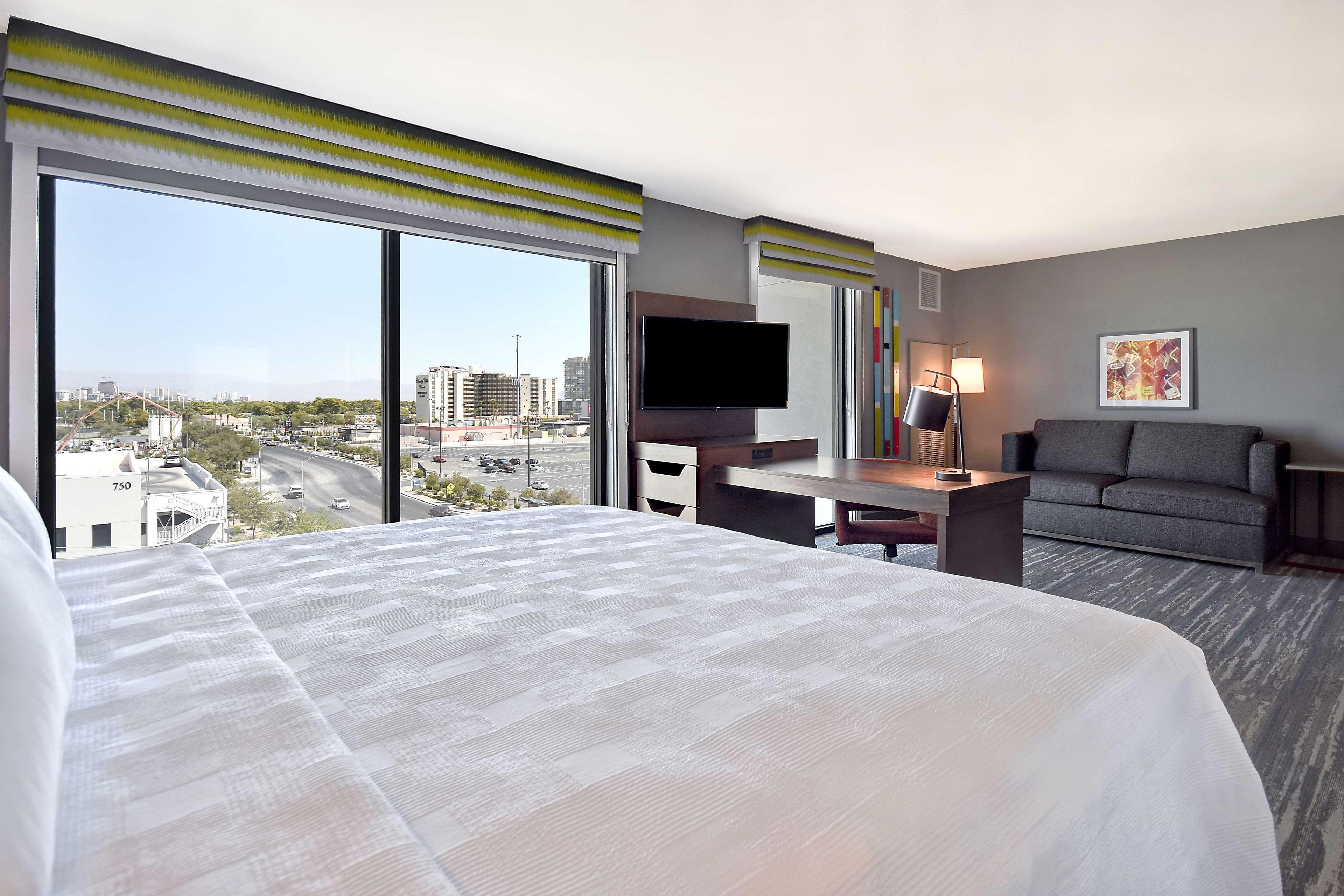Hampton Inn & Suites Las Vegas Convention Center - No Resort Fee Dış mekan fotoğraf