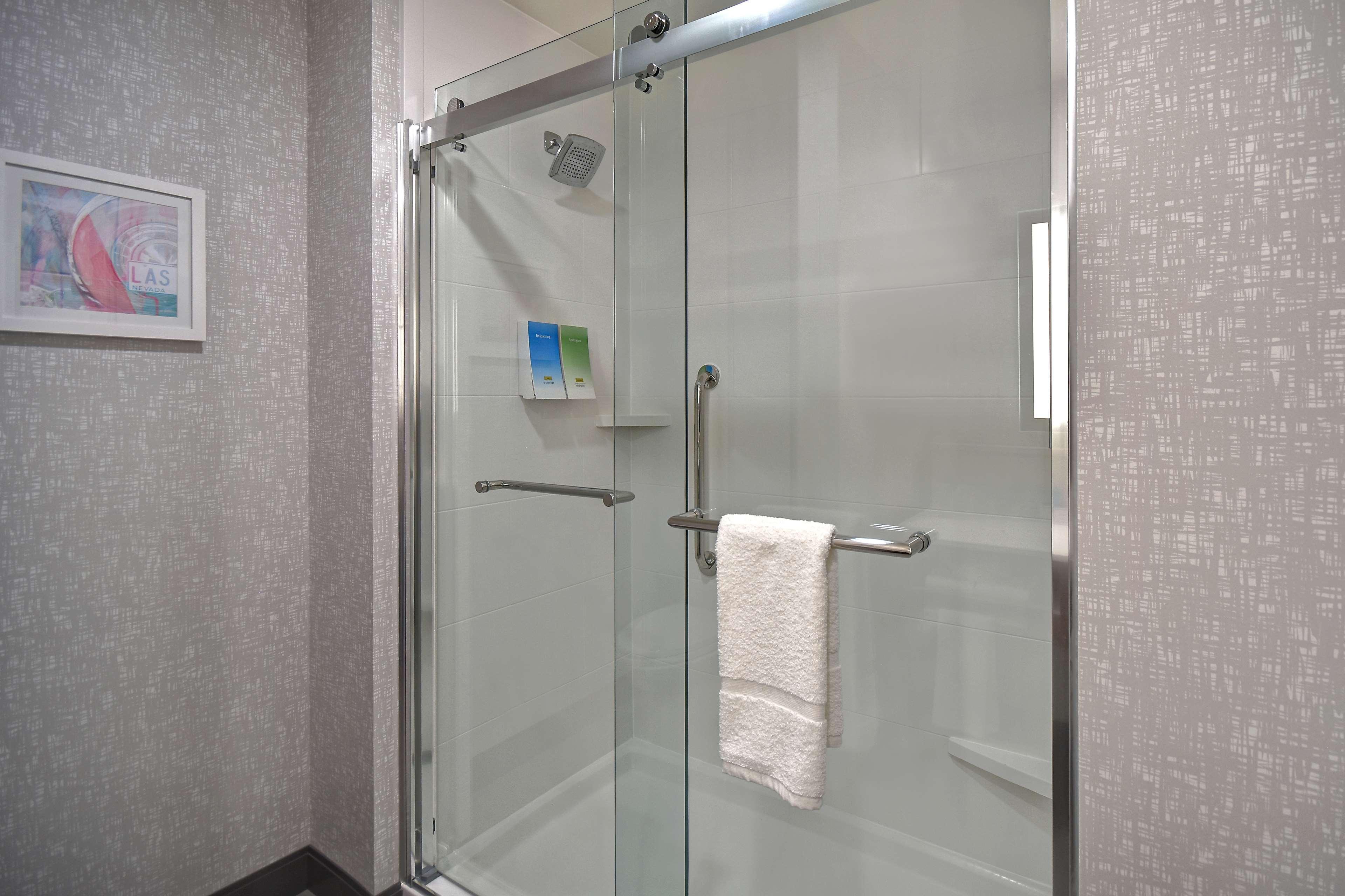 Hampton Inn & Suites Las Vegas Convention Center - No Resort Fee Dış mekan fotoğraf