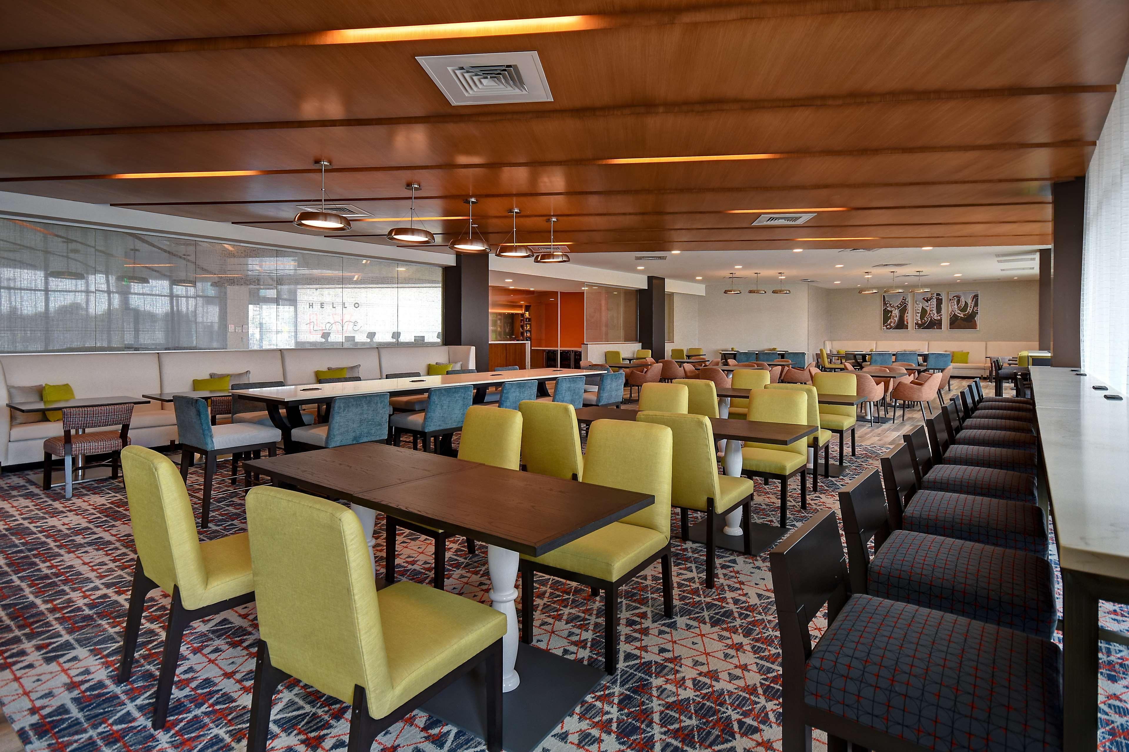 Hampton Inn & Suites Las Vegas Convention Center - No Resort Fee Dış mekan fotoğraf