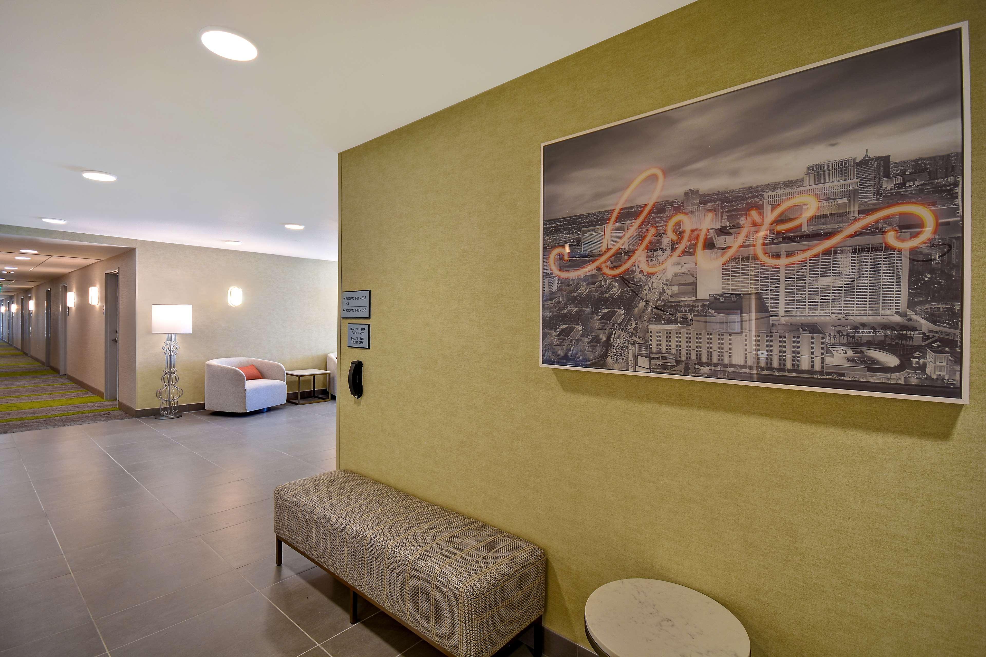 Hampton Inn & Suites Las Vegas Convention Center - No Resort Fee Dış mekan fotoğraf