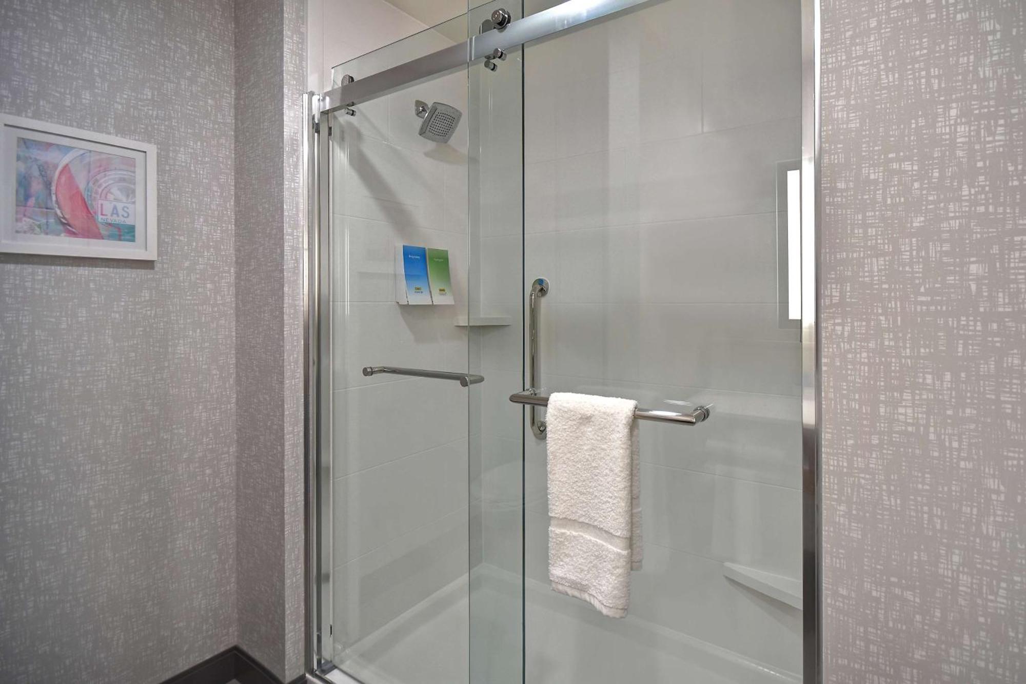 Hampton Inn & Suites Las Vegas Convention Center - No Resort Fee Dış mekan fotoğraf