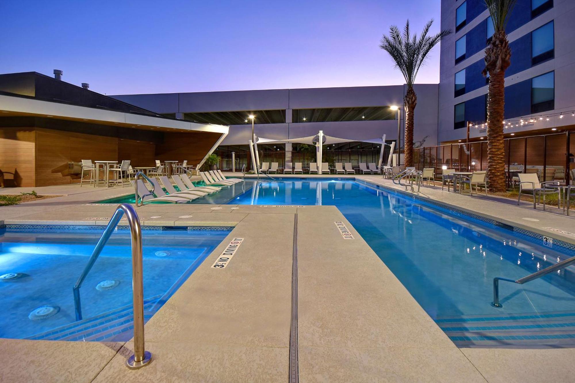 Hampton Inn & Suites Las Vegas Convention Center - No Resort Fee Dış mekan fotoğraf