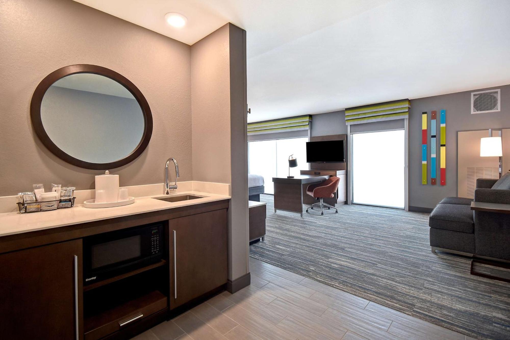 Hampton Inn & Suites Las Vegas Convention Center - No Resort Fee Dış mekan fotoğraf