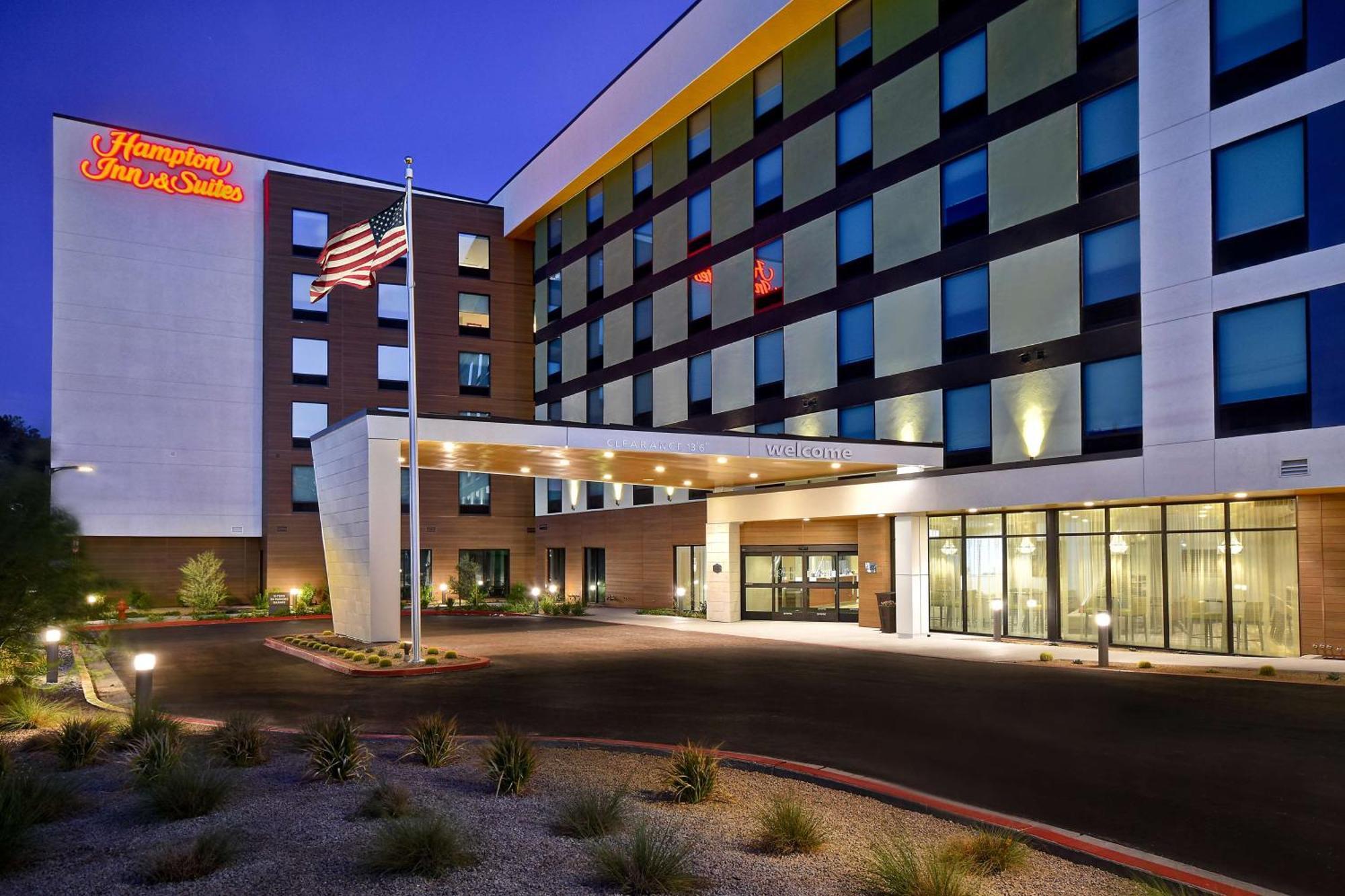 Hampton Inn & Suites Las Vegas Convention Center - No Resort Fee Dış mekan fotoğraf