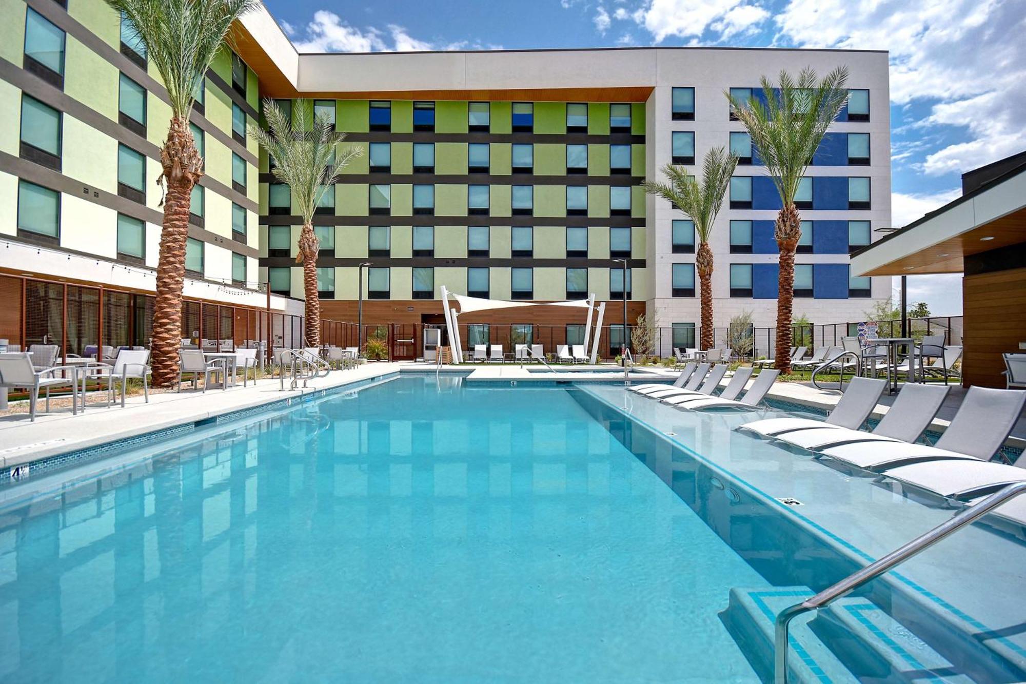 Hampton Inn & Suites Las Vegas Convention Center - No Resort Fee Dış mekan fotoğraf