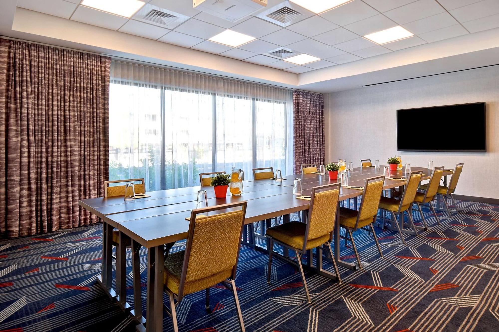 Hampton Inn & Suites Las Vegas Convention Center - No Resort Fee Dış mekan fotoğraf